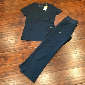 Dark Harbor figs scrubs